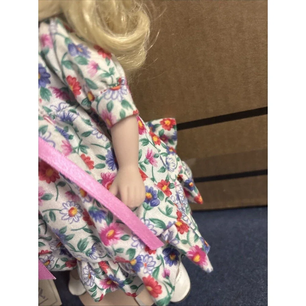 Club Dolls Bette Ball Goebel 1995 Blonde Floral Dress 9
